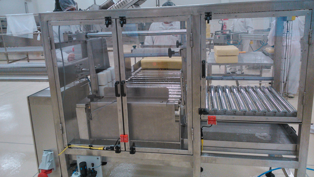 Untitled-1_0002_Cortador-de-queso-1